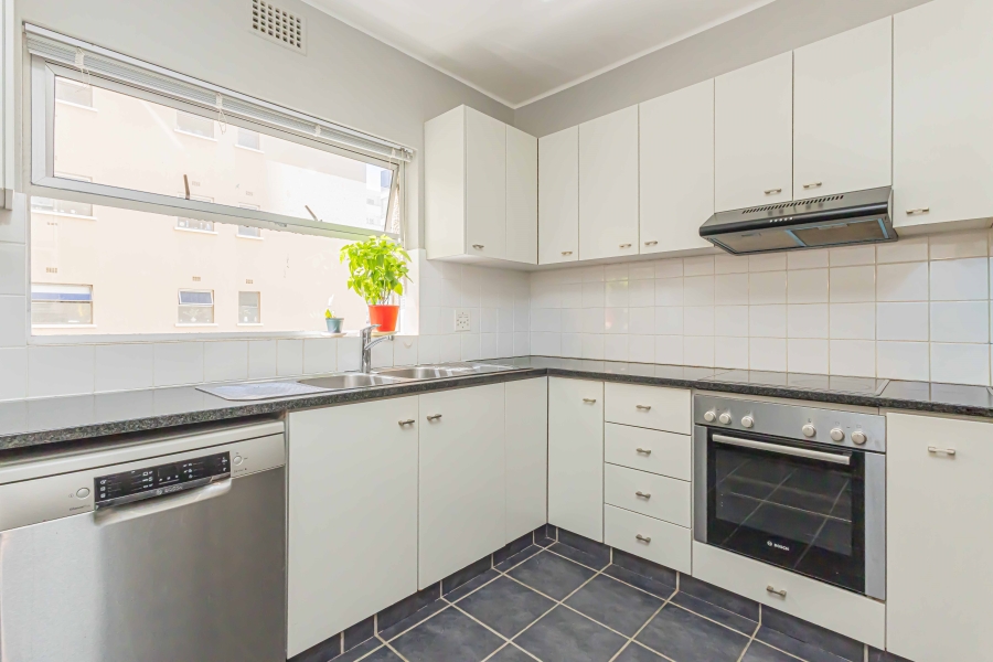 To Let 2 Bedroom Property for Rent in Sea Point Western Cape